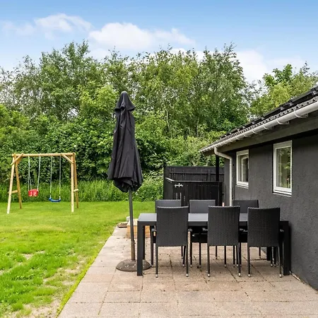 Sibyll - 1km From The Sea By Interhome Nyaraló *